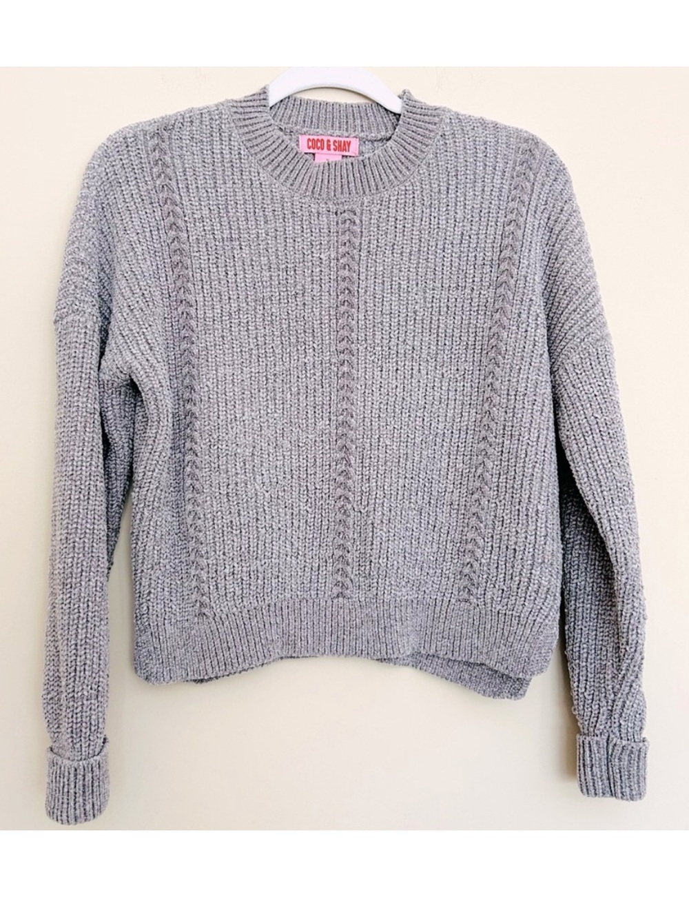 Coco & Shay Women's Chic Heather Gray Knit Sweater